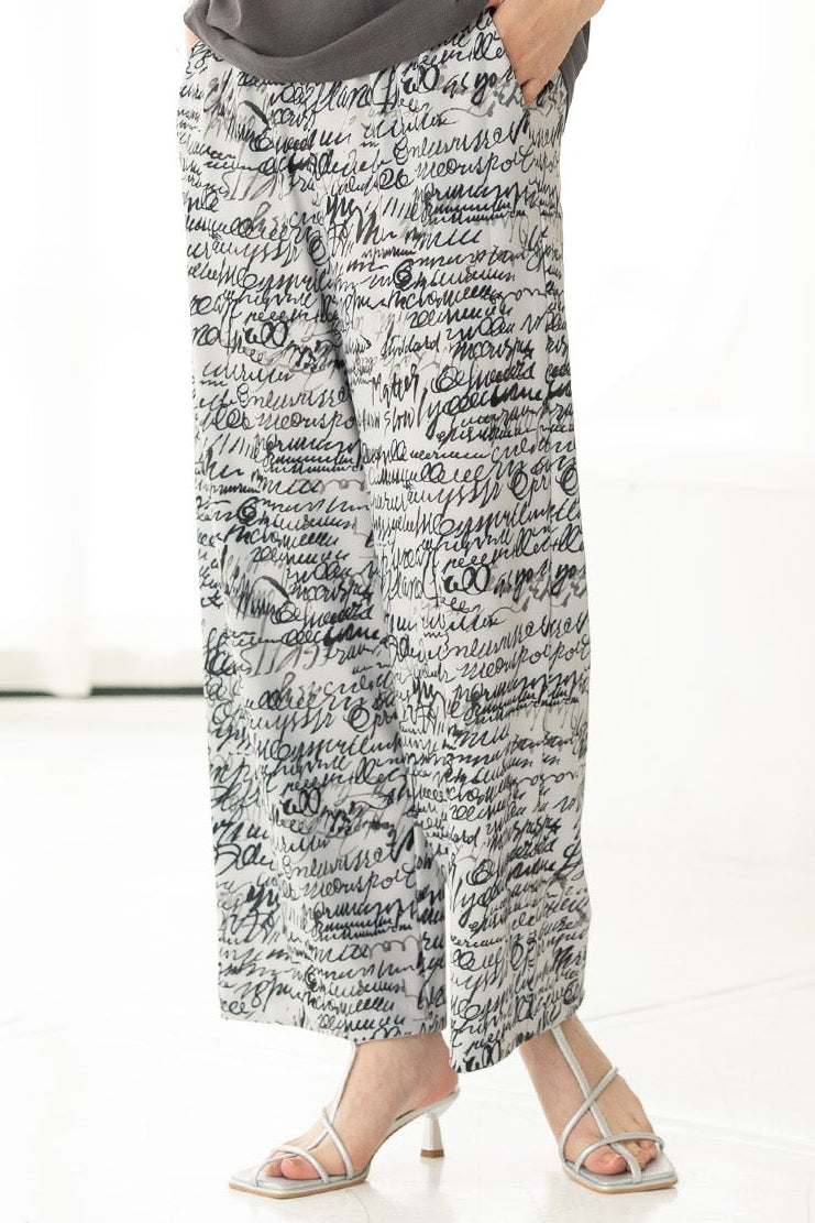 英字プリント ワイドストレート