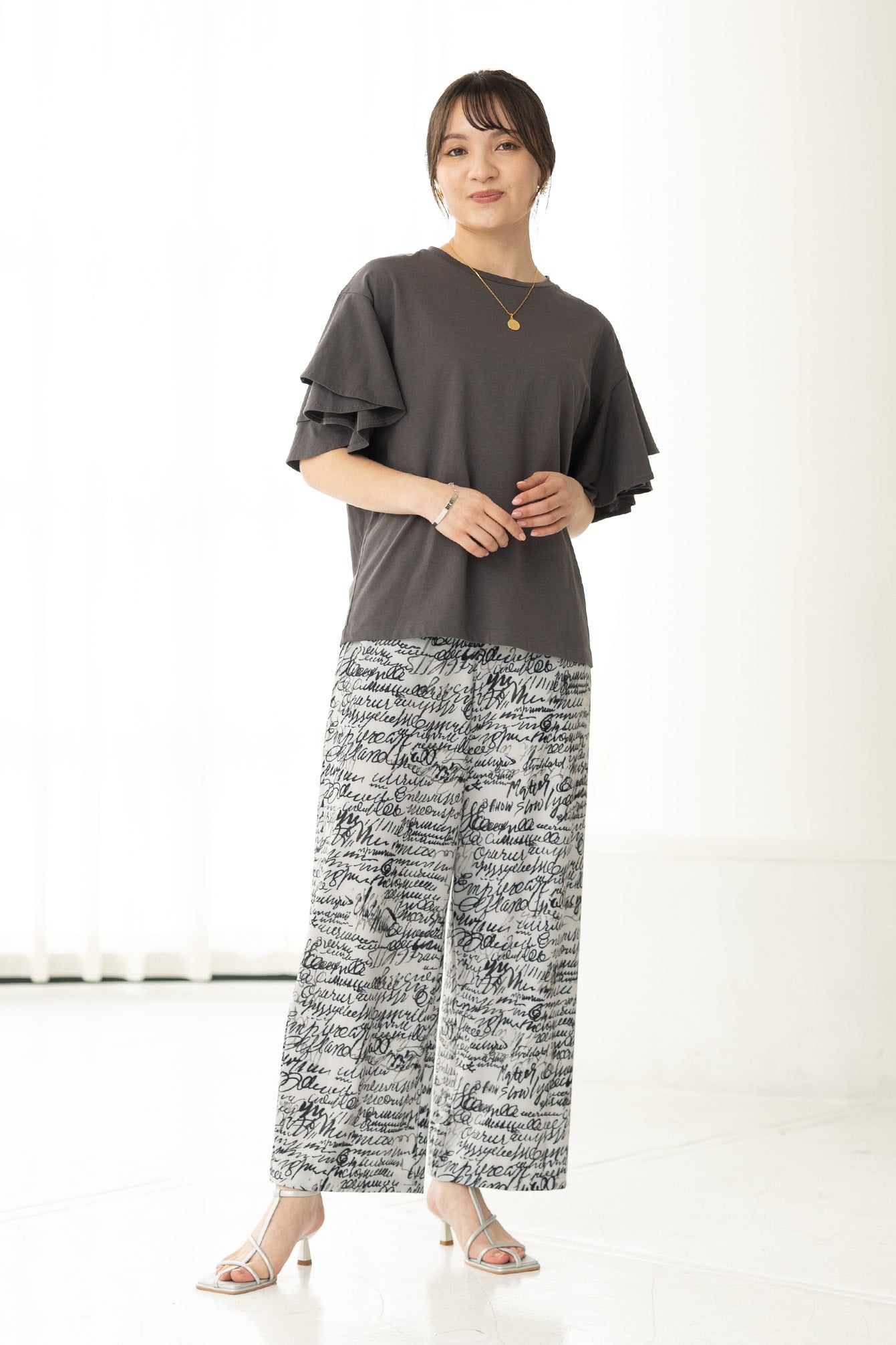 英字プリント ワイドストレート