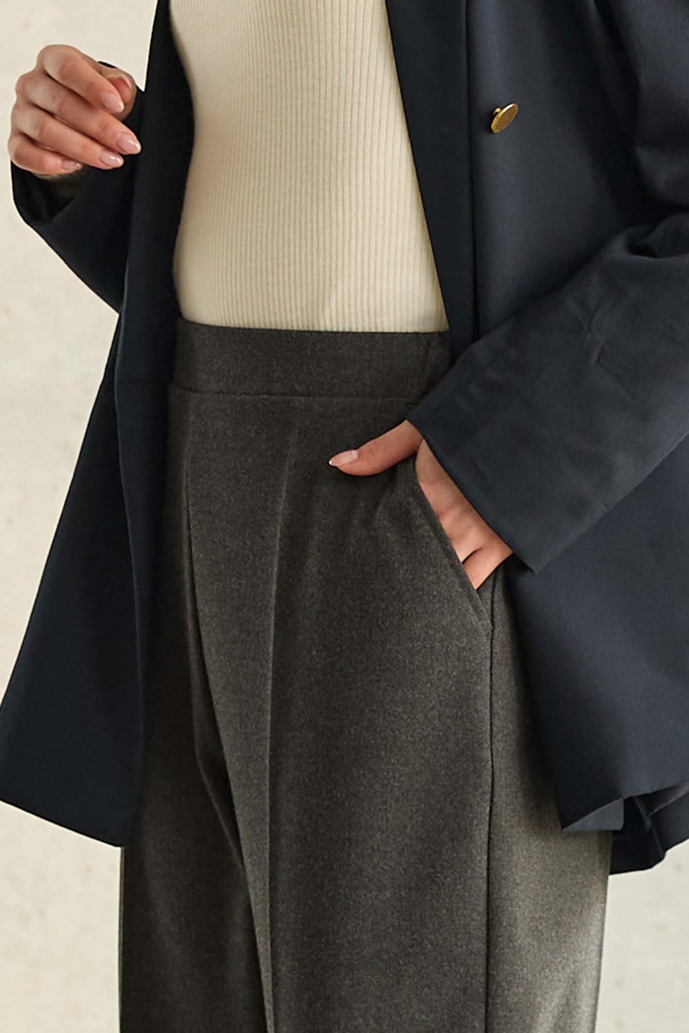 ウーリッチウォーム 吸湿発熱 センタープリーツ ワイド