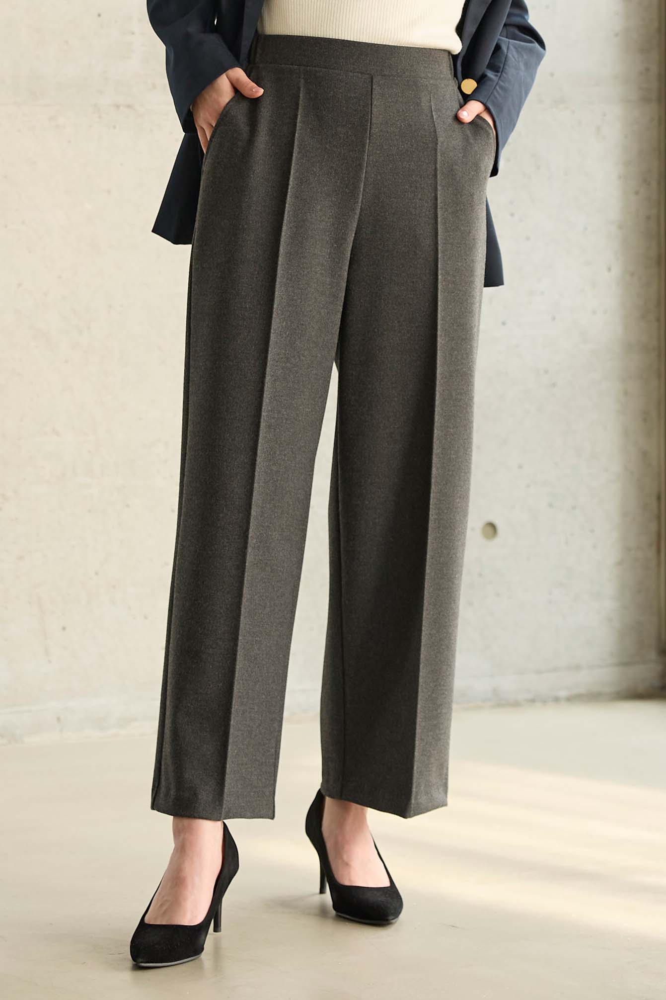 ウーリッチウォーム 吸湿発熱 センタープリーツ ワイド