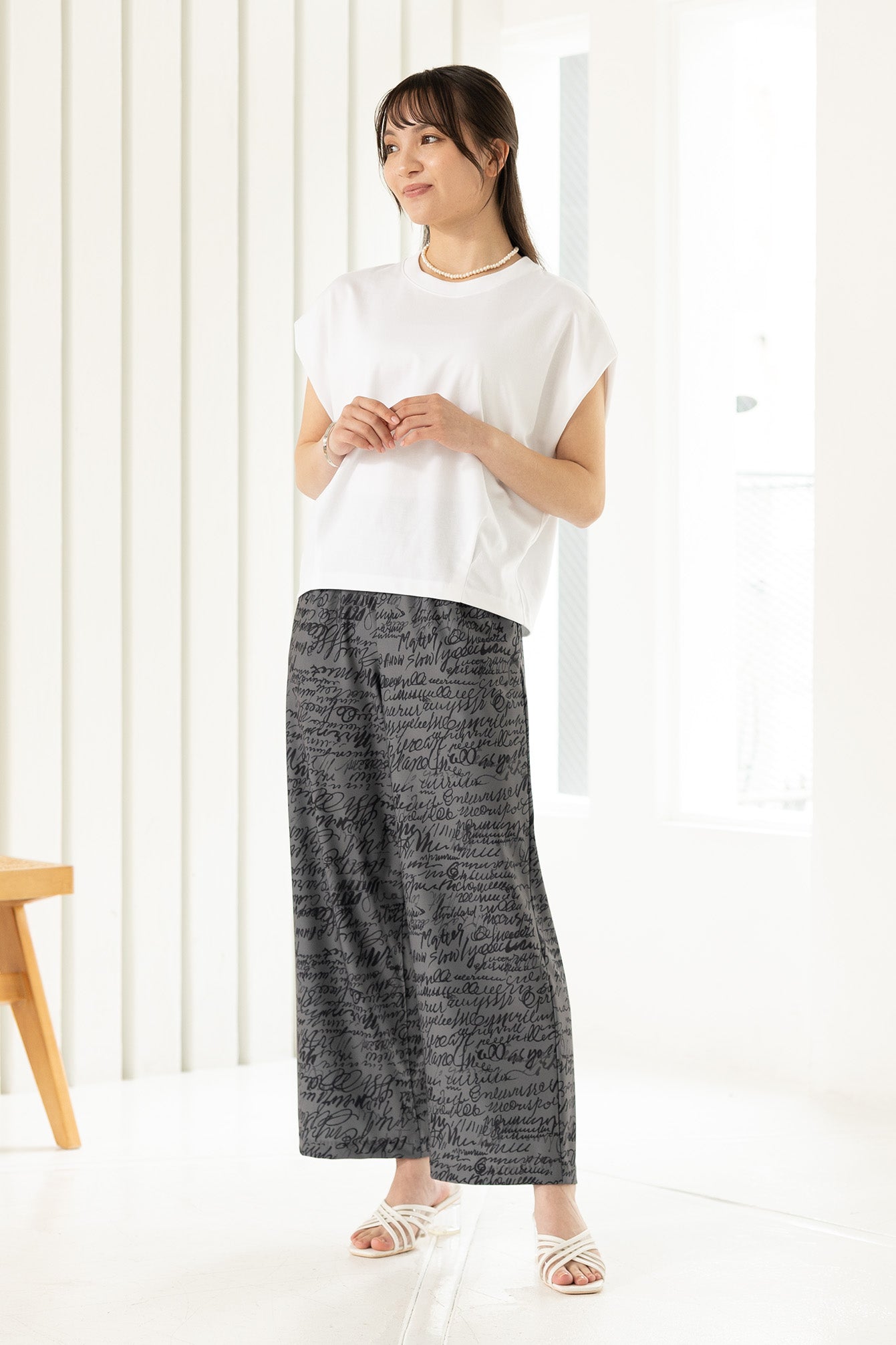 英字プリント ワイドストレート