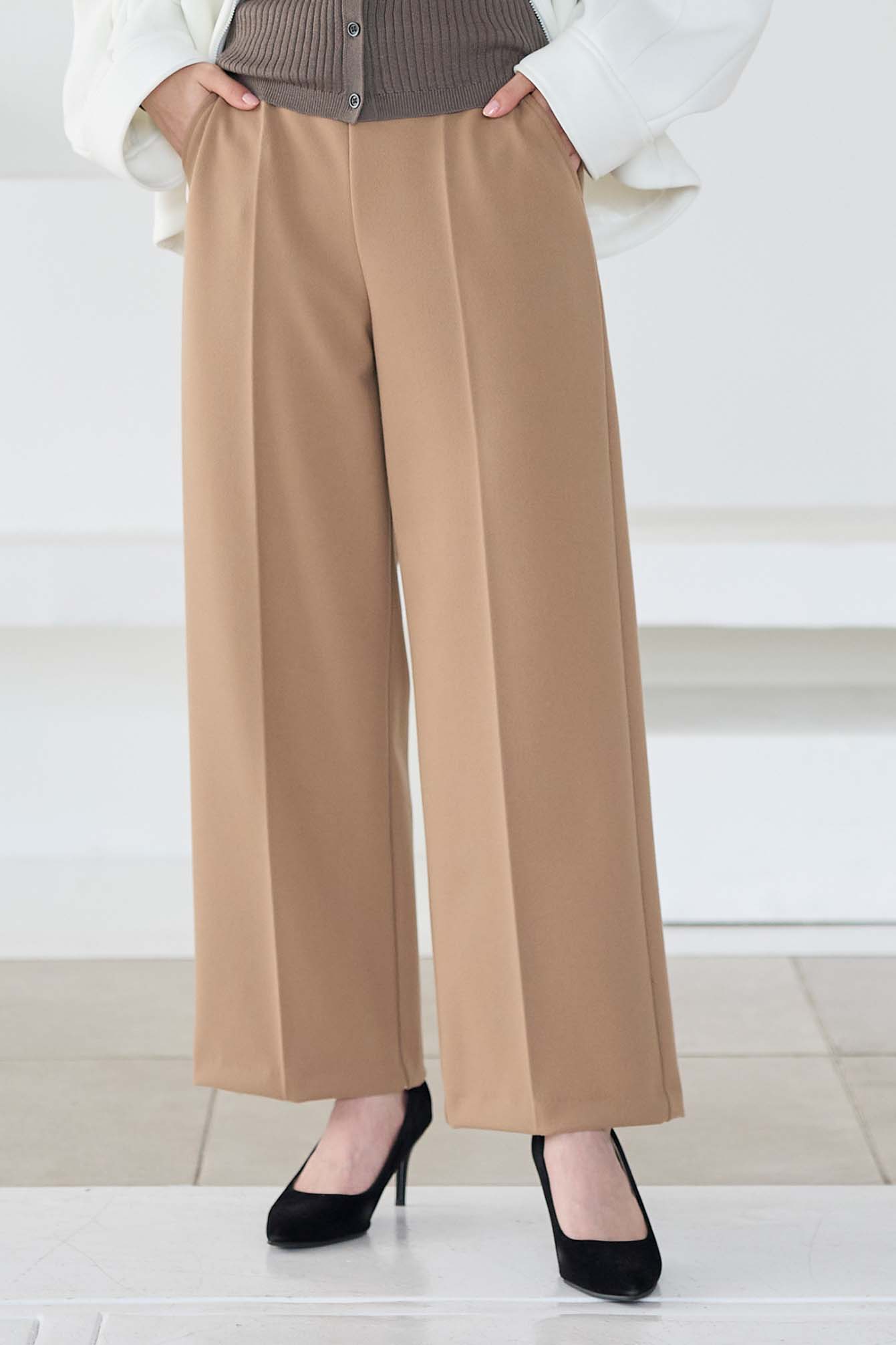 ウーリッチウォーム 吸湿発熱 センタープリーツ ワイド